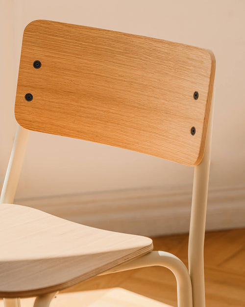 noo.ma Kei Chair - eiken plywood stoel, comfortabel en tijdloos design