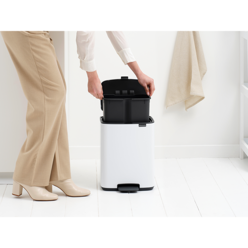 Brabantia Bo Pedaalemmer, 12 liter, stil sluitend, kunststof binnenemmer - White