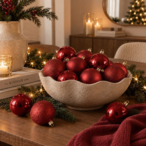 Mica Decorations Kerstballenset Onbreekbaar Rood 27 Stuks - Gemaakt van Gerecycled Polystyreen - Diameter 8 cm - Ideaal voor Gezinnen met Kinderen en