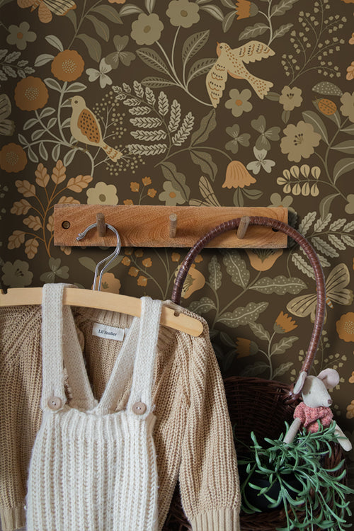 ESTAhome behang bloemen en vogels vergrijsd groen, bruin en okergeel - 50 x 900 cm - 131466 - vtwonen shop