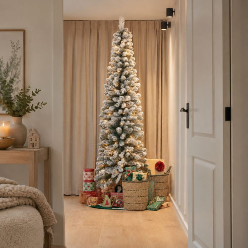 Black Box Trees Charlton Slim Kerstboom met Verlichting en Warm Wit Licht - Kunstkerstboom met Scharnierconstructie - Kerstversiering voor Binnen -