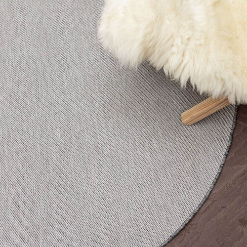 Interieur05 Buitenkleed Druppel Mono - Grijs/wit - Dubbelzijdig - EVA Interior - 200 x 200 cm - vtwonen shop