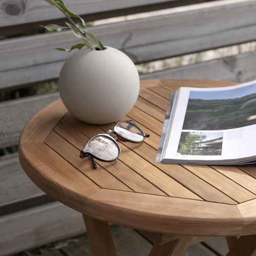 Nest outdoor Frida Houten Tuin Bijzettafel Naturel - Ø 50 cm - vtwonen shop