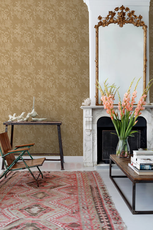 ESTAhome behang tropische bladeren okergeel - 50 x 900 cm - 139893 - vtwonen shop