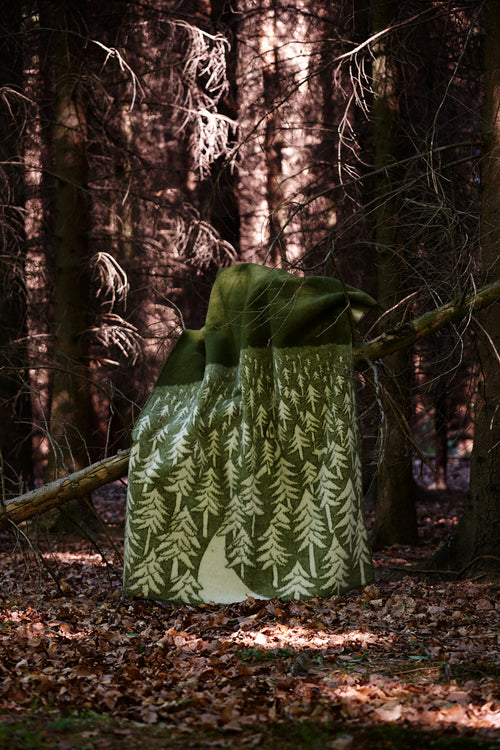 Klippan 100% wollen deken - House in the forest - groen- 130x200cm - vtwonen shop
