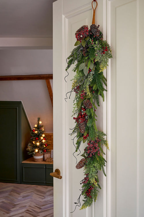 Mica Decorations Bodi Druppelvormige Kerstslinger - L110 x B18 x H10 cm - Bordeaux - vtwonen shop