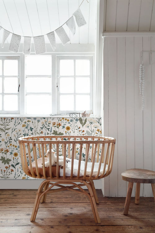 ESTAhome behang veldbloemen okergeel, vergrijsd groen en vintage blauw - 53 cm x 10.05 m - 139391