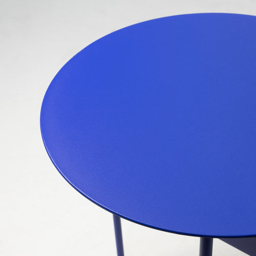 Spinder Design bijzettafel Mira Low - Ultramarine- Ø 40 - vtwonen shop