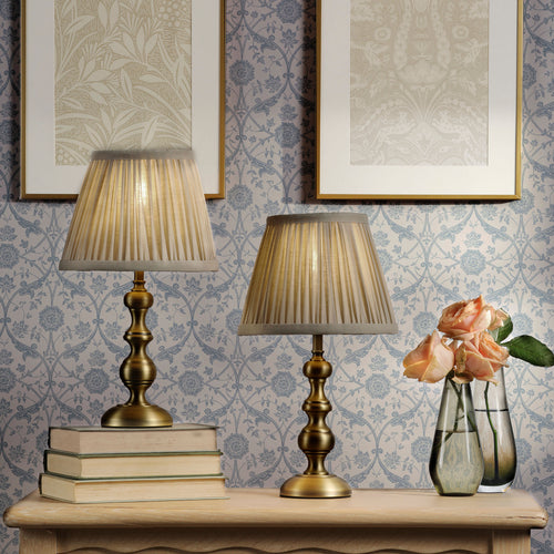 Laura Ashley Vliesbehang - Endale Trellis Newport Blue
