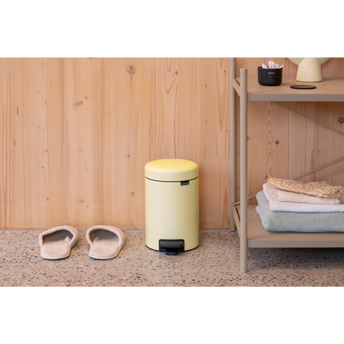 Brabantia NewIcon Pedaalemmer, 3 liter, kunststof binnenemmer - Mellow Yellow
