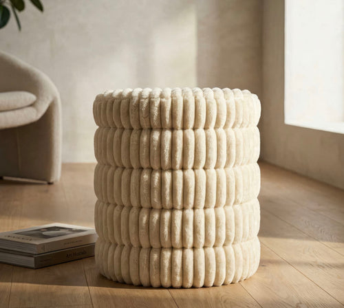 Creme kleurige pluche poef Ø 41x46 cm