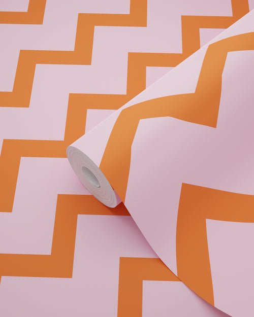 ESTAhome behang zigzag motief oranje en roze - 50 x 900 cm - 131486