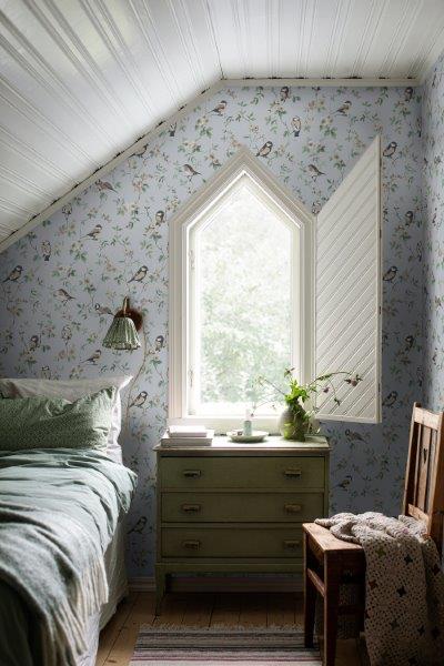 Borastapeter behang bloemen en vogels vergrijsd blauw - 53 cm x 10.05 m - 660391 - vtwonen shop