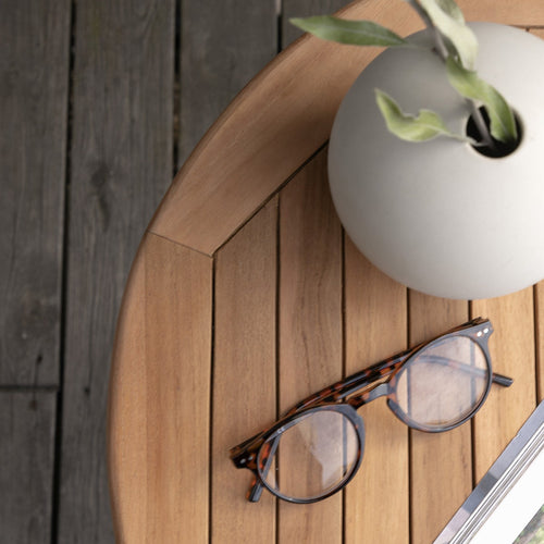 Nest outdoor Frida Houten Tuin Bijzettafel Naturel - Ø 50 cm - vtwonen shop
