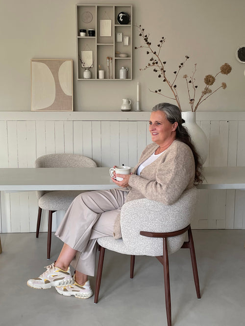 DÉJA Living Eetkamerstoel Varde - Stof - Beige/Walnoot - Set van 2