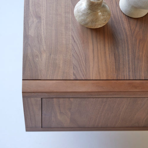 Tikamoon Massief notenhouten tv-meubel 140 cm - Donkerbruin - vtwonen shop