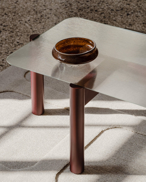 noo.ma Kob salontafel - ornamenten gehard glas, massief eiken poten, 116 x 60 x 11 cm