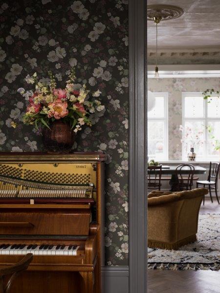 Borastapeter behang bloemen bruin, groen en roze - 53 cm x 10.05 m - 660287 - vtwonen shop