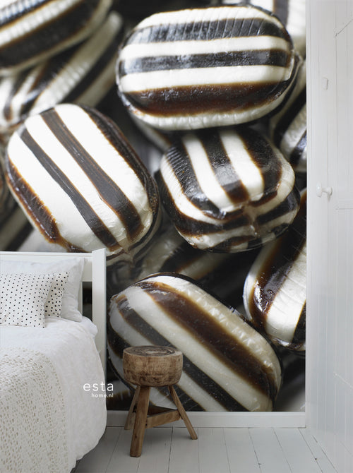 ESTAhome fotobehang snoep zwart en wit - 186 x 270 cm - 156509 - vtwonen shop