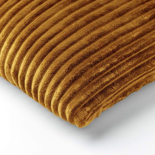 Dutch Decor - VOORDEELSET - 3-delig - Mart & Marthy - 2 sierkussens 45x45 cm - 1 plaid 140x180 cm - geel - vtwonen shop