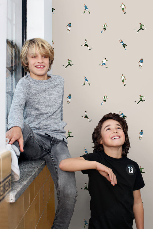 ESTAhome behang voetbalspelers beige - 50 x 900 cm - 131279 - vtwonen shop