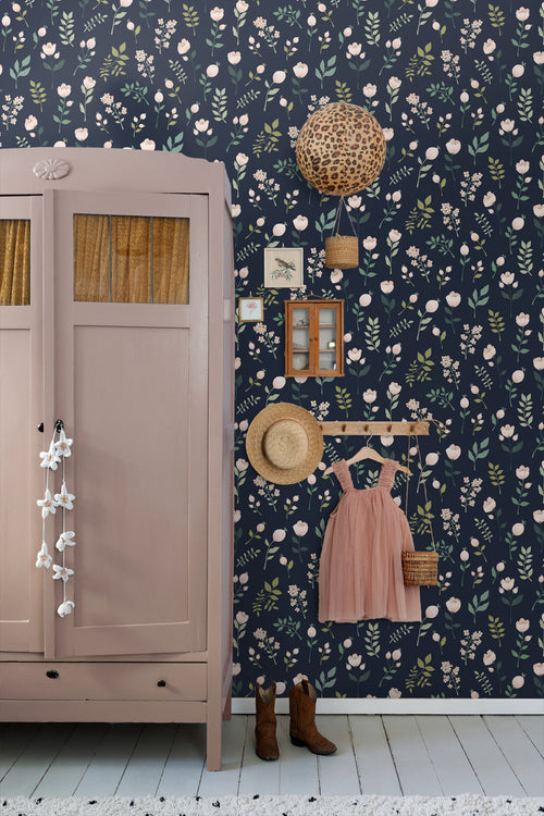 ESTAhome behang bloemen donkerblauw, roze en groen - 53 cm x 10.05 m - 139341