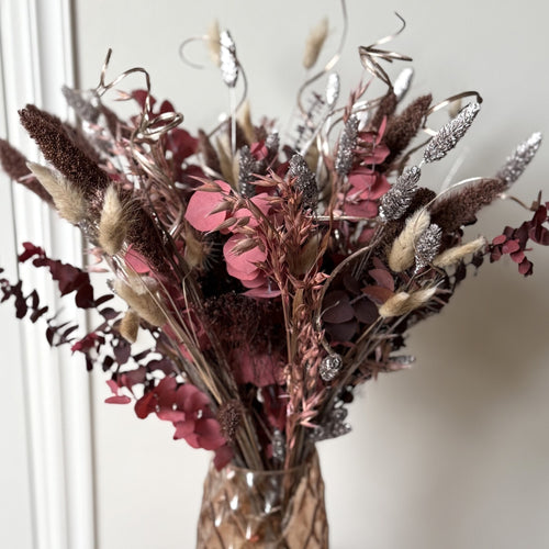 Boeket droogbloemen Copper Kiss | Lengte ± 55 centimeter | Met rode, bruine en koperkleurige droogbloemen - vtwonen shop