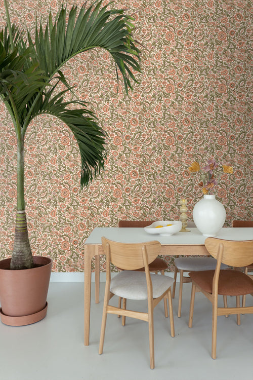 ESTAhome behang vintage bloemen groen en terracotta - 50 x 900 cm - 131494 - vtwonen shop