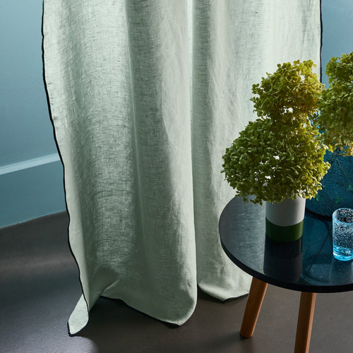 Madura Gordijn Carlina linde en zwarte hommel 200x280 cm