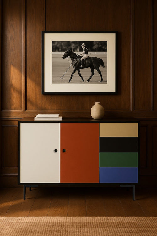 Laag dressoir van MDF met kleurrijk geometrisch patroon