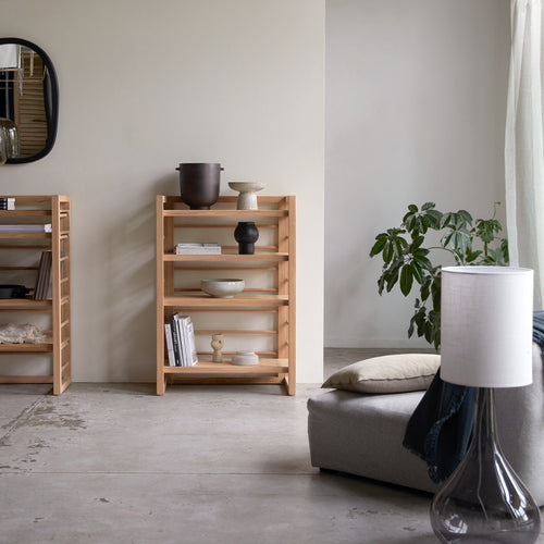 Tikamoon Lage boekenkast van massief teakhout - Naturel - vtwonen shop