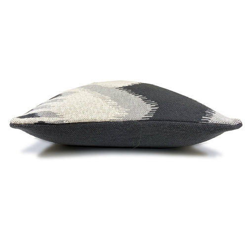 Malagoon kussen Ikat - antraciet - 50x50cm 100% organisch katoen