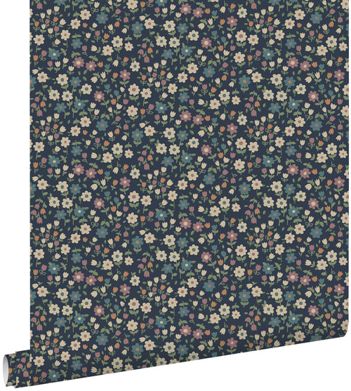 ESTAhome behang bloemetjes donkerblauw, lila roze en vergrijsd groen - 0.53 x 10.05 m - 139471 - vtwonen shop