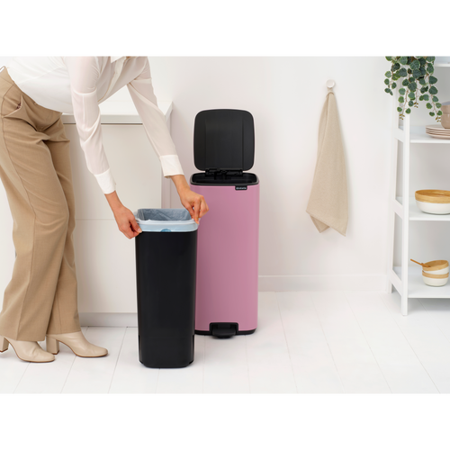 Brabantia Bo Pedaalemmer, 30 liter, stil sluitend, kunststof binnenemmer - Lilac Pink