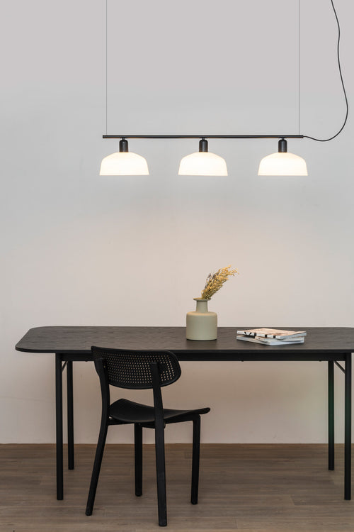 Faro Tatawin Middelgrote witte lineaire staaf hanglamp