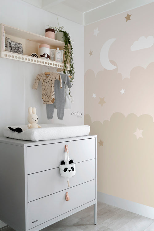 ESTAhome fotobehang wolken en sterren beige - 200 x 279 cm - 159247 - vtwonen shop