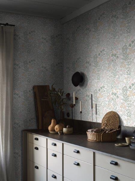 Borastapeter behang veldbloemen licht roze en groen - 53 cm x 10.05 m - 660350 - vtwonen shop