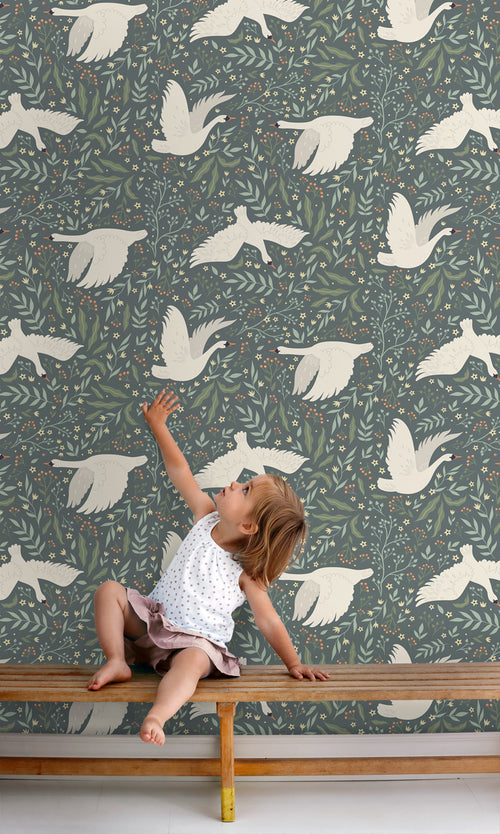 ESTAhome behang zwanen vergrijsd blauw en wit - 53 cm x 10.05 m - 139798