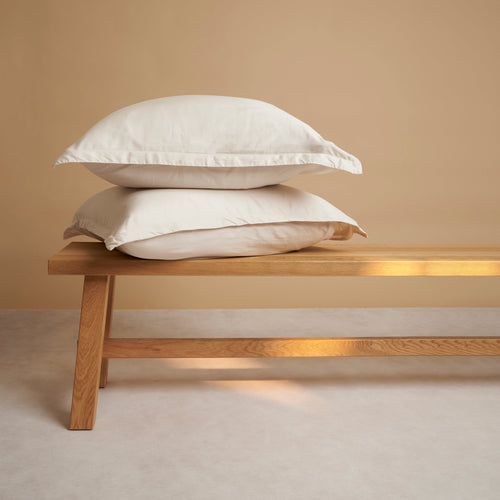 Coco & Cici - Tencel Twill Kussensloop 60 x 50 cm - Kussenhoes - Beige - Lyocell - Extra Zacht - 3 cm Volant