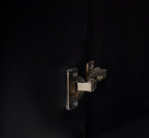 Laag dressoir met 2 deuren en 4 laden van MDF met zwart bloemenpatroon