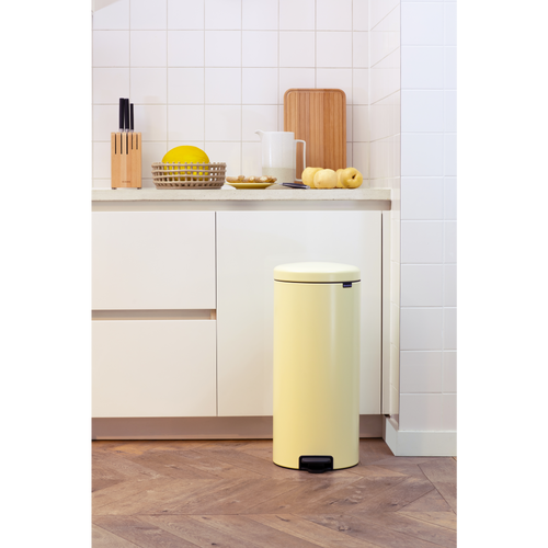 Brabantia NewIcon Pedaalemmer, 30 liter, kunststof binnenemmer - Mellow Yellow