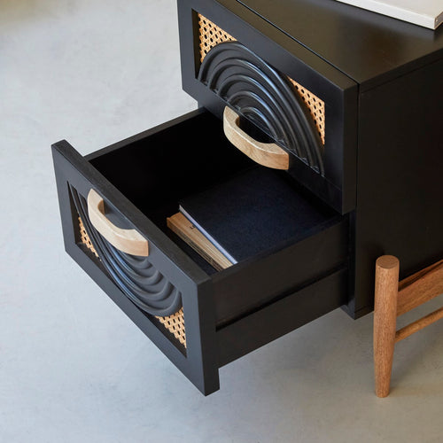 Tikamoon Nachtkastje van massief mangohout en rotan - Zwart - vtwonen shop