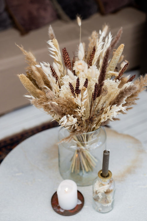 Boeket droogbloemen Maria | Lengte ± 65 centimeter | Met naturelle, bruine en wit gebleekte droogbloemen - vtwonen shop