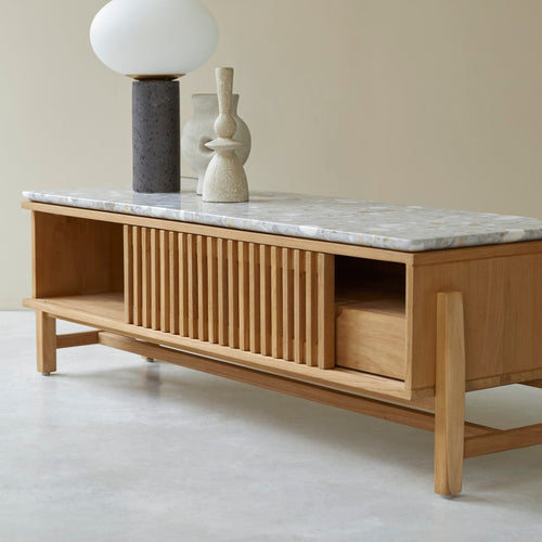 Tikamoon Tv-meubel van massief teakhout en premium terrazzo 140 cm - Naturel - vtwonen shop