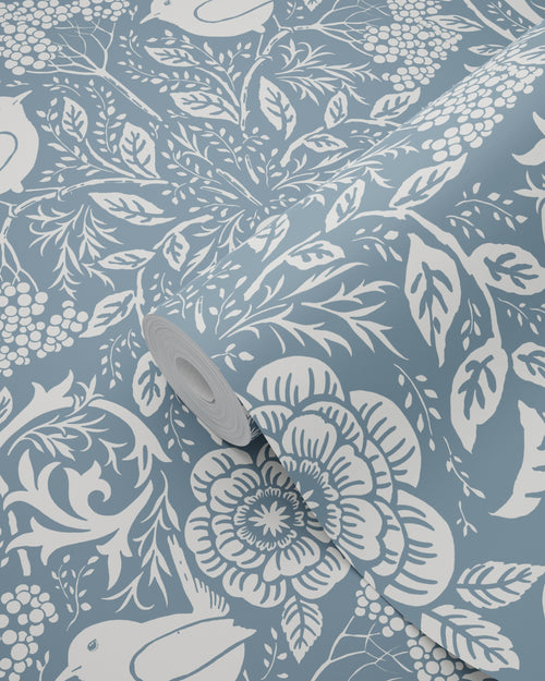 ESTAhome behang bloemen en vogels in art nouveau stijl vergrijsd blauw - 53 cm x 10.05 m - 139477