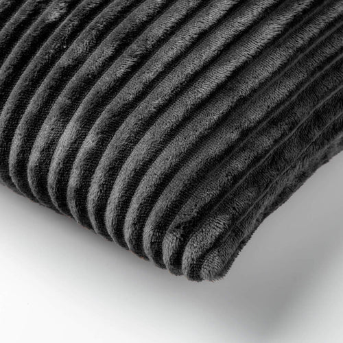 Dutch Decor - VOORDEELSET - 3-delig - Mart & Marthy - 2 sierkussens 45x45 cm - 1 plaid 140x180 cm - antraciet - vtwonen shop