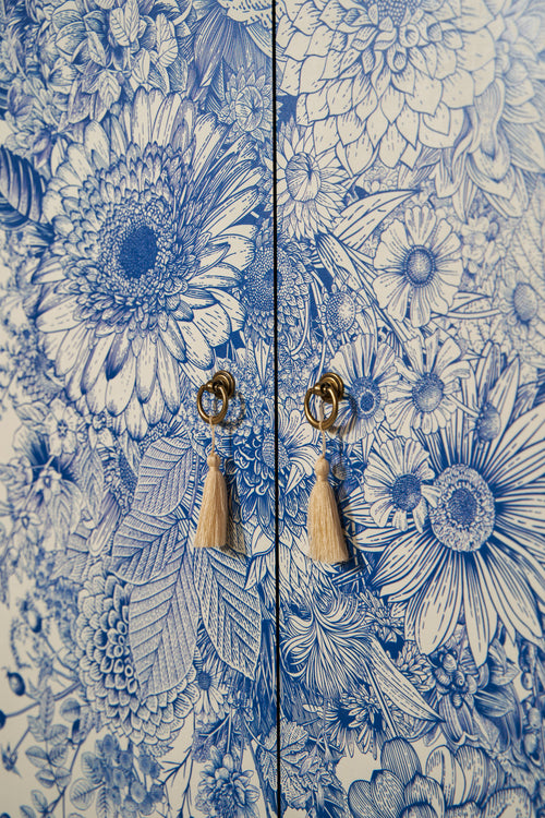 Kast dressoir met 2 deuren van MDF met blauw bloemenmotief - vtwonen shop