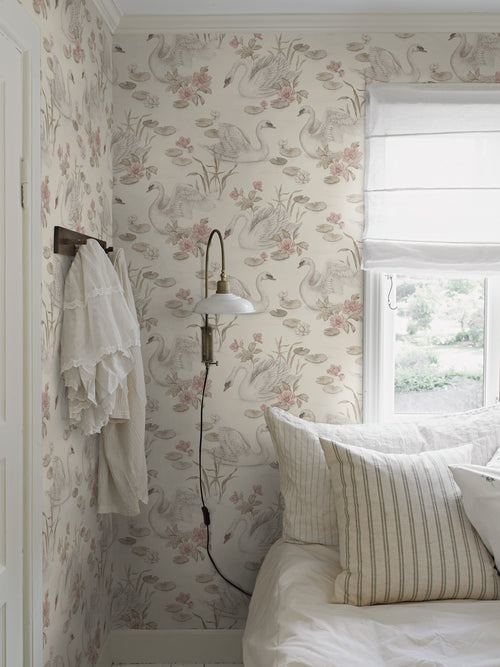 Borastapeter behang zwanen beige en roze - 53 cm x 10.05 m - 660608 - vtwonen shop