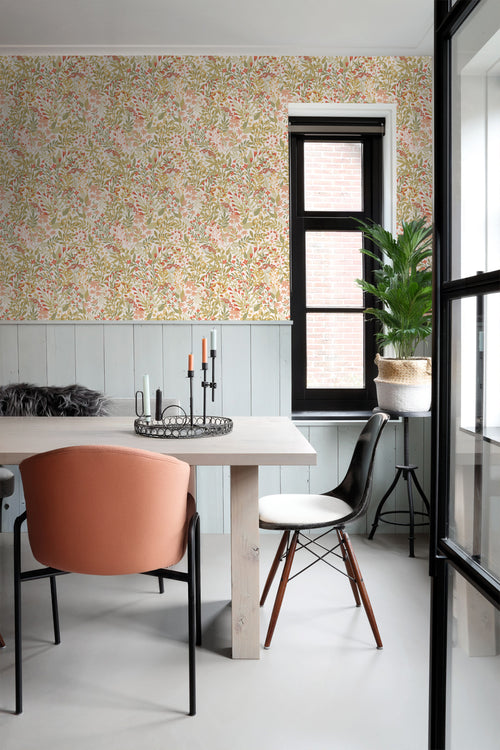 ESTAhome behang veldbloemen groen, roze en okergeel - 50 x 900 cm - 131349 - vtwonen shop
