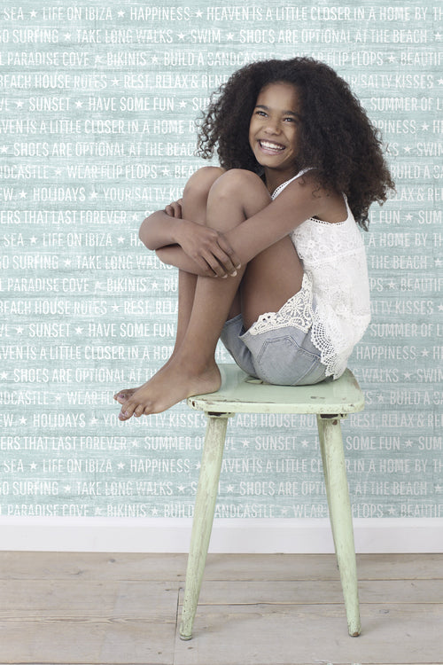 ESTAhome behang zomerse quotes lichtgroen - 53 cm x 10.05 m - 148641